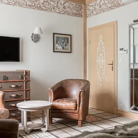 Hotel Aries & 4*