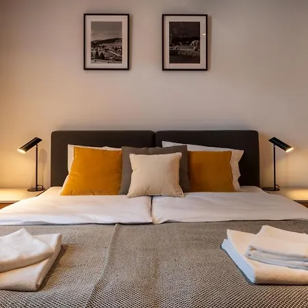 Bed & Breakfast 74 *