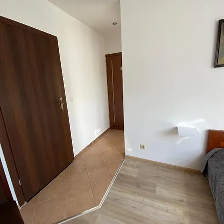 Niutek Guest house *
