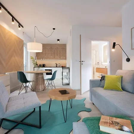 Vislow Aparthotel 3*