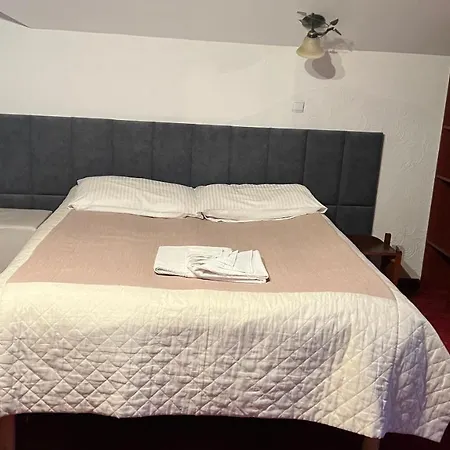 Larysa Agro Bed & Breakfast