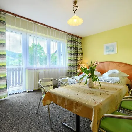 Cyprys - I Z Aneksami - Centrum Homestay Wisla