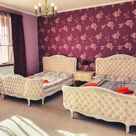Nad Renesans Apartment *