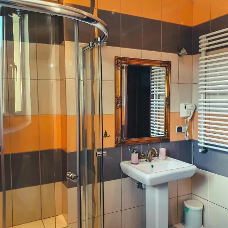 Nad Renesans Apartment *