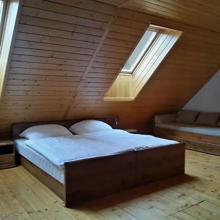 Apartment Belweder I *