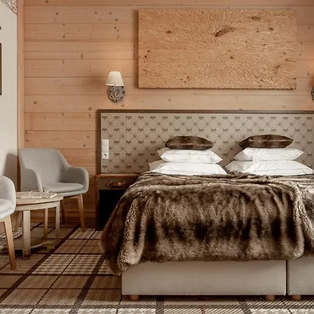 Hotel Aries & 4*