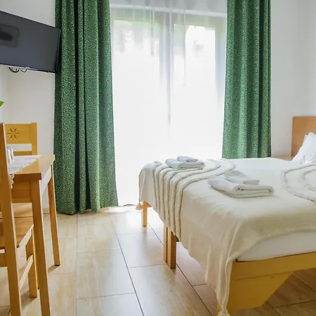 Cudne Manowce Bed & Breakfast *