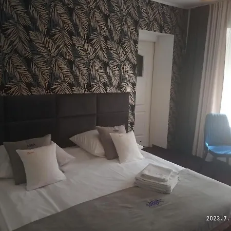 Lusia Bed & Breakfast *