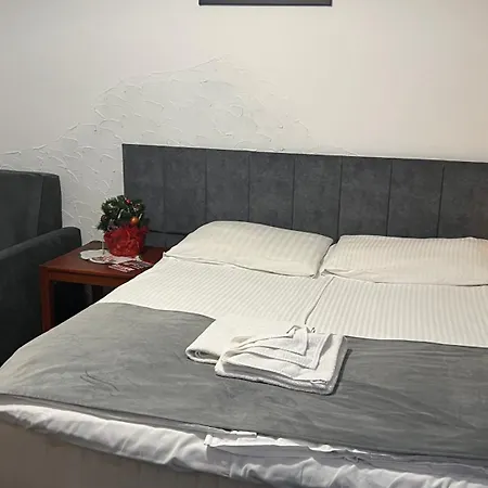 Larysa Agro Bed & Breakfast