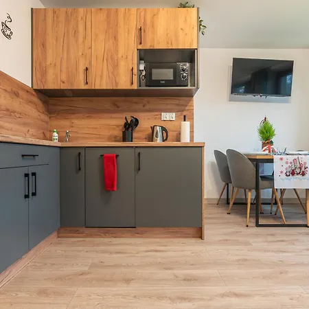 Apartment Krzywa 8 *