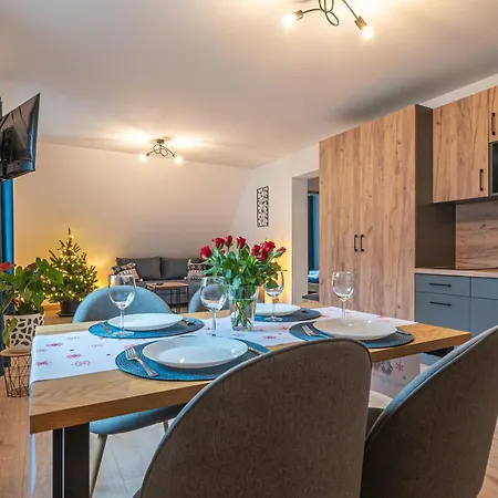 Apartment Krzywa 8 *