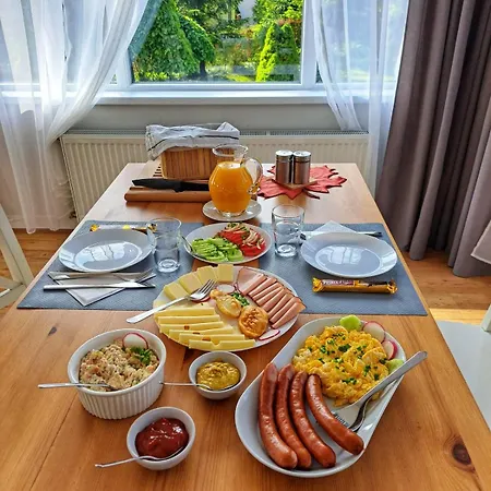 Bed & Breakfast Klonowa *