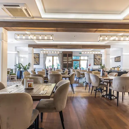Premium Hotel