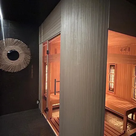 Safari House - Bed & Breakfast Wisla