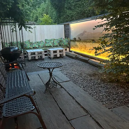 Bed & Breakfast Safari House - *