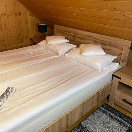 Bed & Breakfast Zagroda Lepiarzowka *