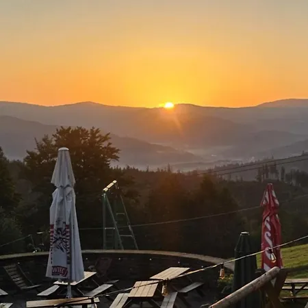 Zagroda Lepiarzowka Bed & Breakfast
