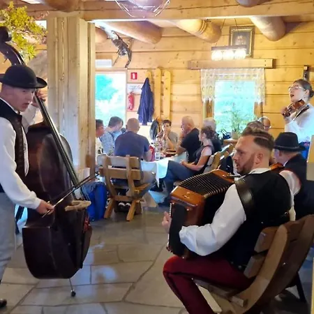 Zagroda Lepiarzowka *