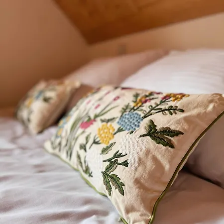Na Soszowie: Scenic Retreat With Hot Tub & Sauna, Near Slopes Apartment