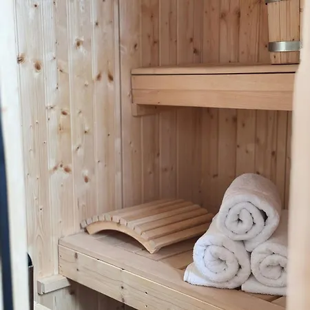 Apartment Na Soszowie: Scenic Retreat With Hot Tub & Sauna, Near Slopes