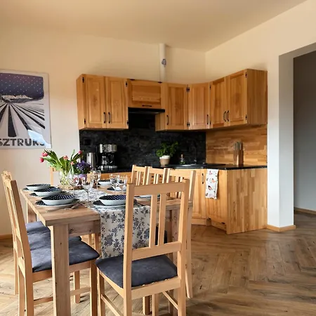 Na Soszowie: Scenic Retreat With Hot Tub & Sauna, Near Slopes Apartment