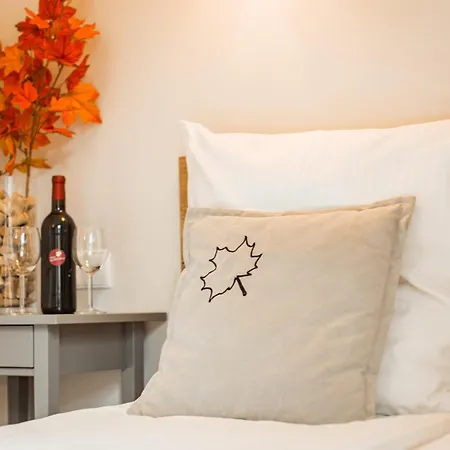 Bed & Breakfast Klonowa *