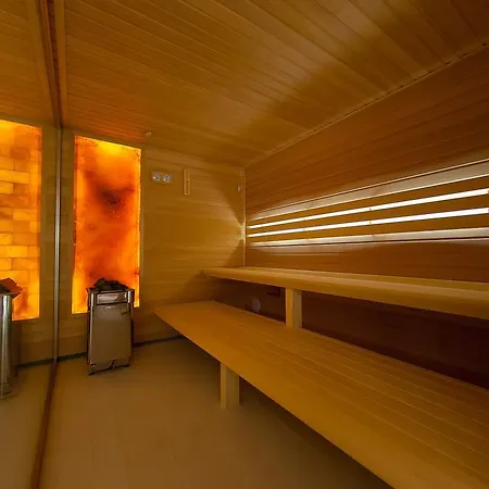 New Wave Hotel