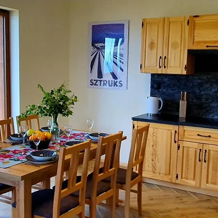 Apartment Na Soszowie: Scenic Retreat With Hot Tub & Sauna, Near Slopes Wisla
