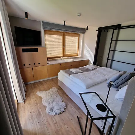 Bed & Breakfast 74 *