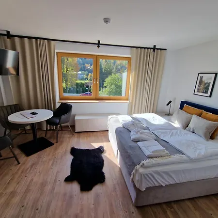 Bed & Breakfast 74 *