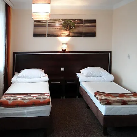 Resort Osrodek Szkoleniowo - Wypoczynkowy Relaks 3*