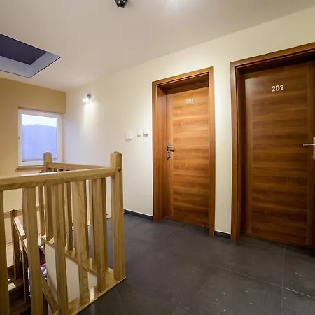 Bed & Breakfast Rezydencja Pod Ochorowiczowka 3*