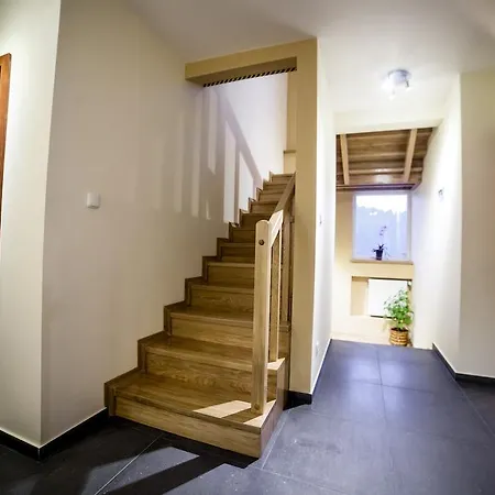 Bed & Breakfast Rezydencja Pod Ochorowiczowka 3*