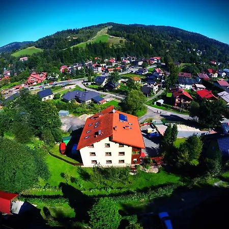 Dana Villa *