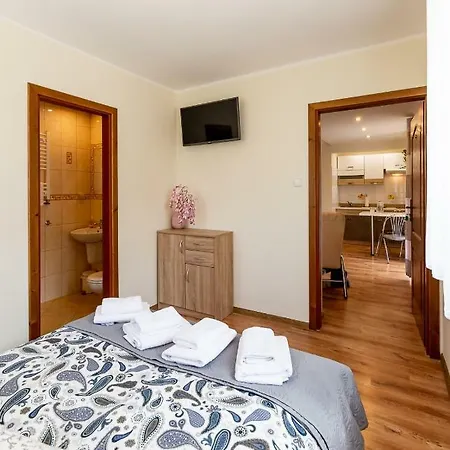 Apartament I Pokoje Goscinne U Lusi Homestay *