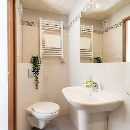 Apartament I Pokoje Goscinne U Lusi *